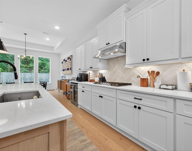 9722 Dani Lake Drive - Photo Thumbnail 16