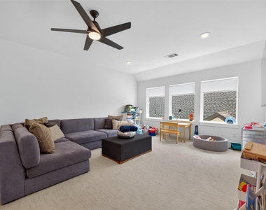 9722 Dani Lake Drive - Photo Thumbnail 30