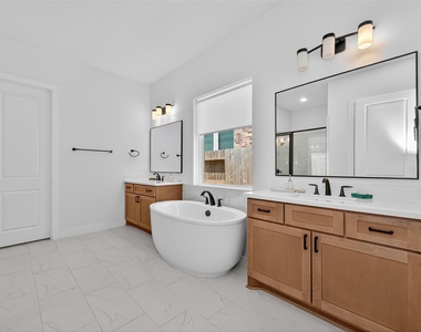 9722 Dani Lake Drive - Photo Thumbnail 34