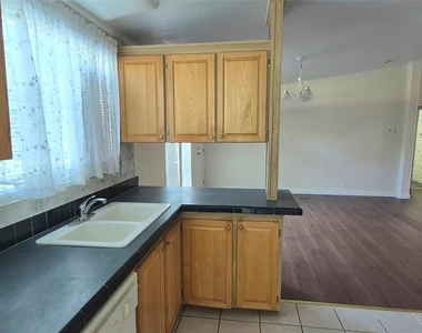 24430 Oak Hollow Boulevard - Photo Thumbnail 8