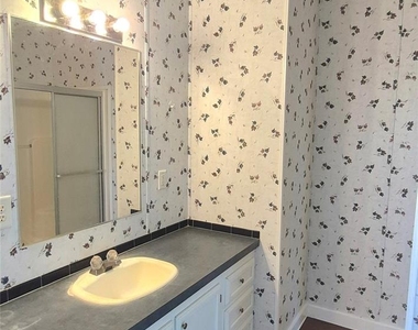 24430 Oak Hollow Boulevard - Photo Thumbnail 12