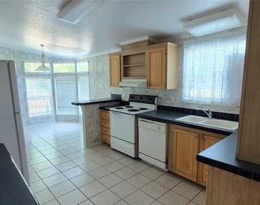 24430 Oak Hollow Boulevard - Photo Thumbnail 5