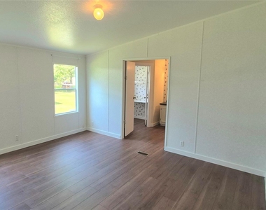 24430 Oak Hollow Boulevard - Photo Thumbnail 10