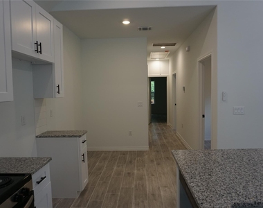 11847 Nelwood Street - Photo Thumbnail 4