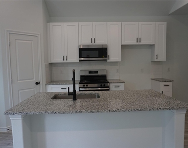 11847 Nelwood Street - Photo Thumbnail 3