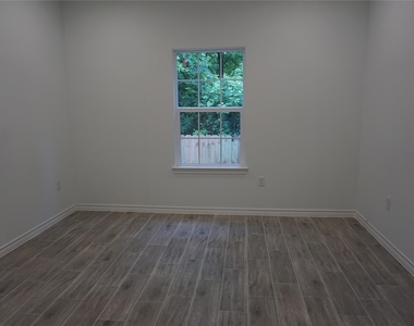 11847 Nelwood Street - Photo Thumbnail 10