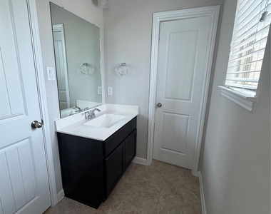 1234 Willow Plains Ln - Photo Thumbnail 12