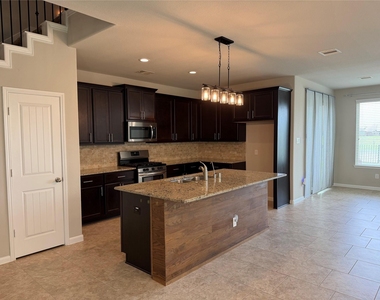 1234 Willow Plains Ln - Photo Thumbnail 7