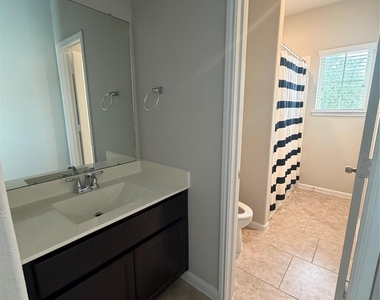 1234 Willow Plains Ln - Photo Thumbnail 11
