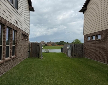 1234 Willow Plains Ln - Photo Thumbnail 21