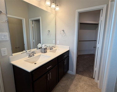 1234 Willow Plains Ln - Photo Thumbnail 14
