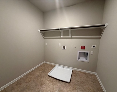 1234 Willow Plains Ln - Photo Thumbnail 14