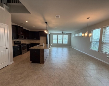 1234 Willow Plains Ln - Photo Thumbnail 5