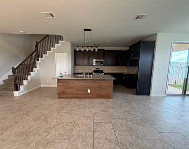 1234 Willow Plains Ln - Photo Thumbnail 4