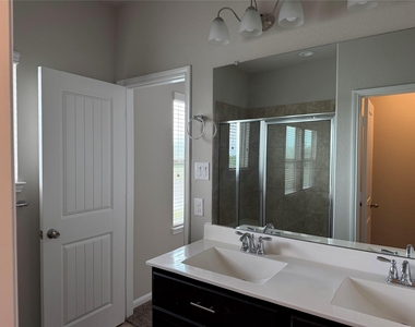1234 Willow Plains Ln - Photo Thumbnail 18