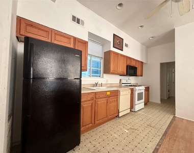 3410 Sealy Street - Photo Thumbnail 12