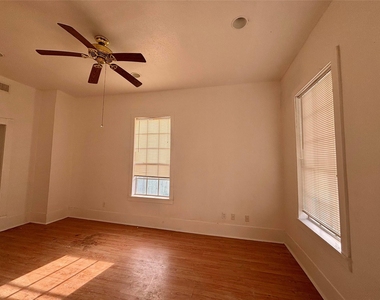 3410 Sealy Street - Photo Thumbnail 19