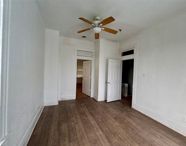 3410 Sealy Street - Photo Thumbnail 17