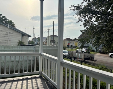 3410 Sealy Street - Photo Thumbnail 5