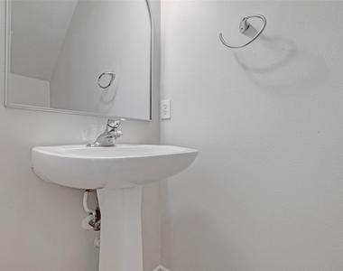 218 Blushwood Place - Photo Thumbnail 10