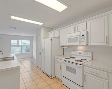 218 Blushwood Place - Photo Thumbnail 7