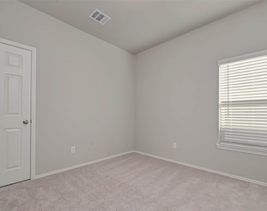 214 Cumberland Forest Drive - Photo Thumbnail 28