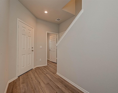 214 Cumberland Forest Drive - Photo Thumbnail 10
