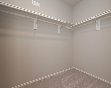214 Cumberland Forest Drive - Photo Thumbnail 33