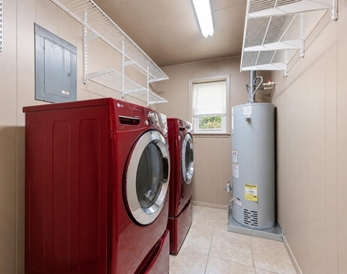 5813 Russell Lane - Photo Thumbnail 10