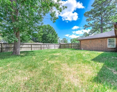5813 Russell Lane - Photo Thumbnail 16