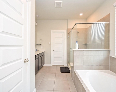 11430 Cypress Birch Court - Photo Thumbnail 7