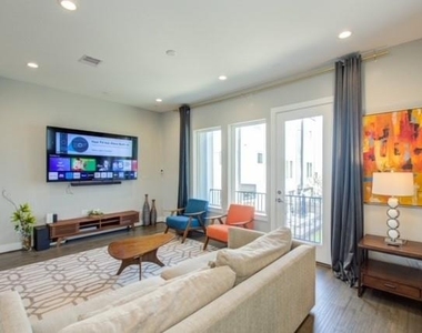 8411 Hempstead Road - Photo Thumbnail 13
