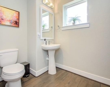 8411 Hempstead Road - Photo Thumbnail 34