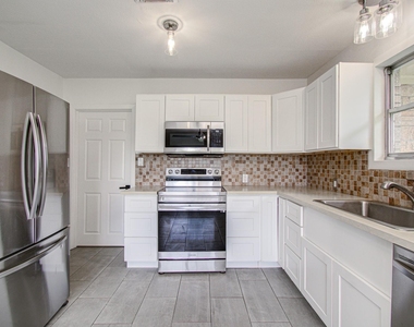 709 S Mccarty Avenue - Photo Thumbnail 20
