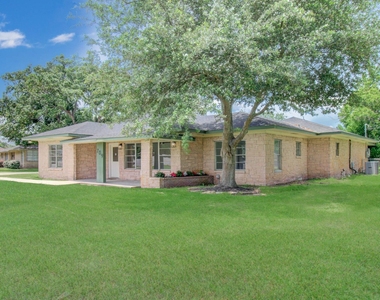 709 S Mccarty Avenue - Photo Thumbnail 6