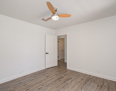 709 S Mccarty Avenue - Photo Thumbnail 29