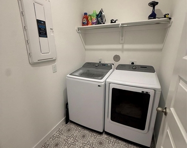 3030 Lantana Trail - Photo Thumbnail 31