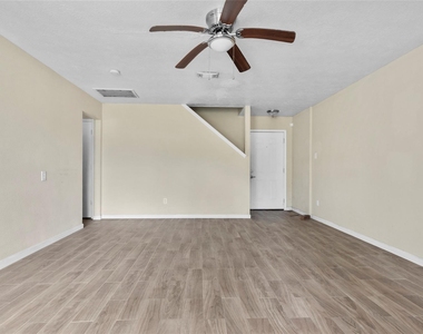 6703 Ashland Forest Drive - Photo Thumbnail 6