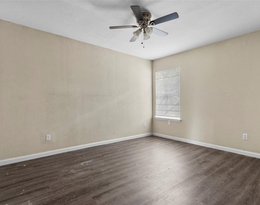 6703 Ashland Forest Drive - Photo Thumbnail 7