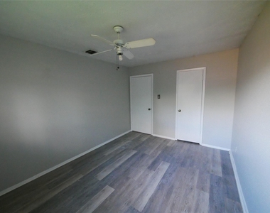 16327 Quail Echo Drive - Photo Thumbnail 14