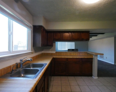 16327 Quail Echo Drive - Photo Thumbnail 8