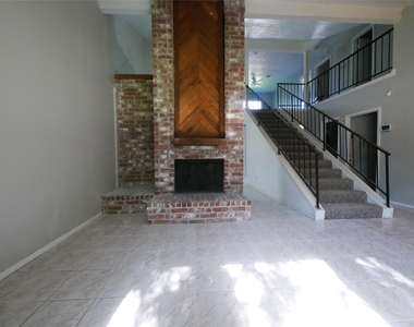 16327 Quail Echo Drive - Photo Thumbnail 2