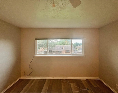16327 Quail Echo Drive - Photo Thumbnail 11