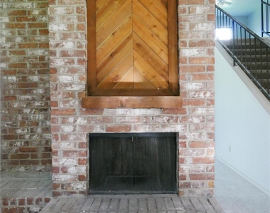 16327 Quail Echo Drive - Photo Thumbnail 4