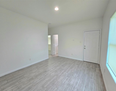 3702 Wylie Street - Photo Thumbnail 11