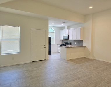 3702 Wylie Street - Photo Thumbnail 3