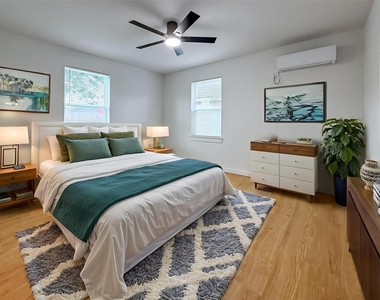 6707 Avenue F - Photo Thumbnail 3