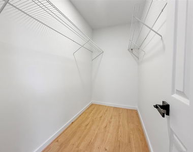 6707 Avenue F - Photo Thumbnail 9