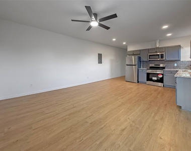 6707 Avenue F - Photo Thumbnail 6