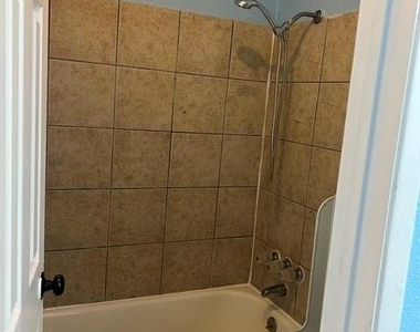 8405 Wilcrest Drive - Photo Thumbnail 4
